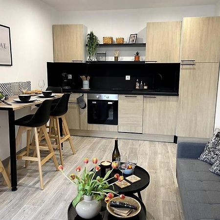 Bel Appartement Sur Cour Plein Centre Ville Et Parking Мулен Экстерьер фото