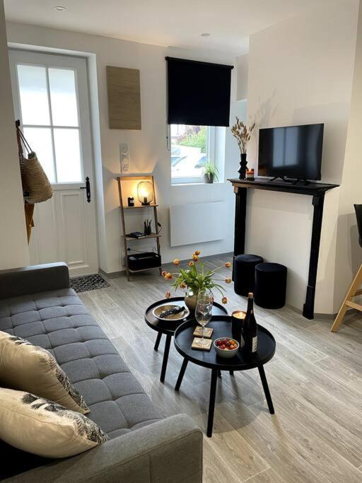 Bel Appartement Sur Cour Plein Centre Ville Et Parking Мулен Экстерьер фото